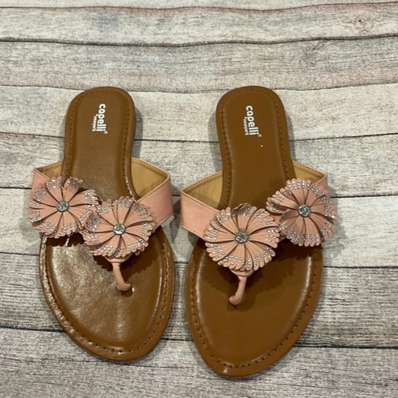 Capelli New York womens Sandles 
Size 8 - Picture 1 of 7